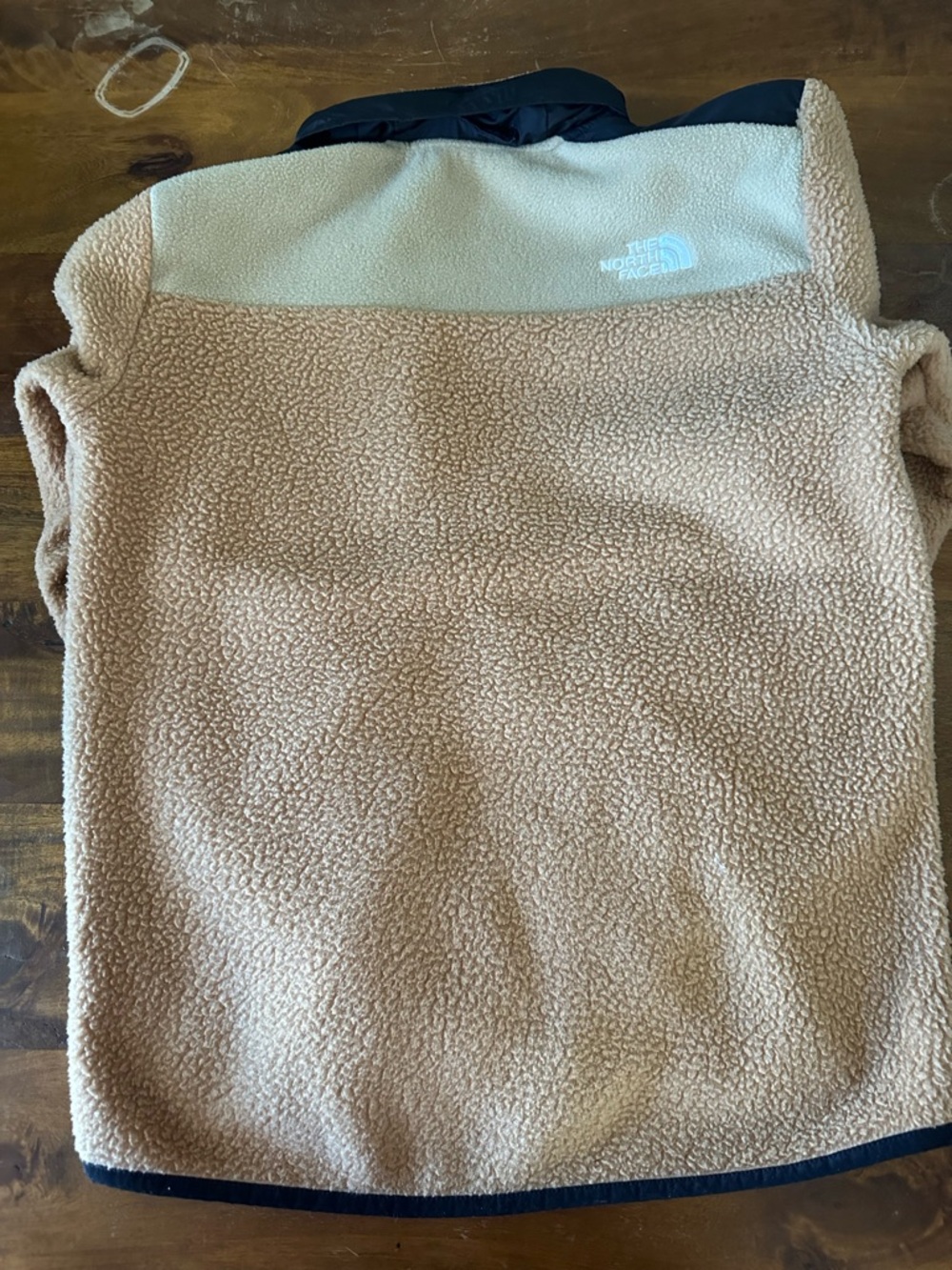The North Face Two-Tone Sherpa Jacket in Beige and Black boys XL 14/16 - Picture 10 of 10